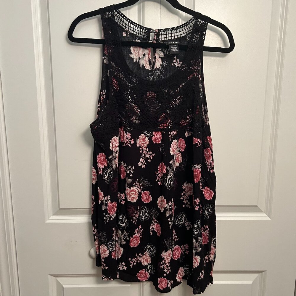 Torrid - Floral & Lace Sleeveless Blouse - Size 2